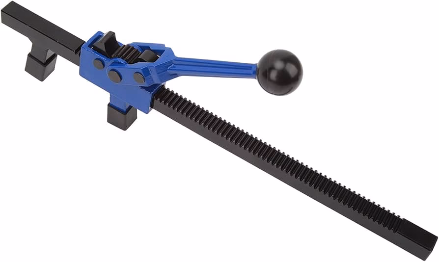 ¿Cuáles son las 10 herramientas esenciales en un taller de mecánica?