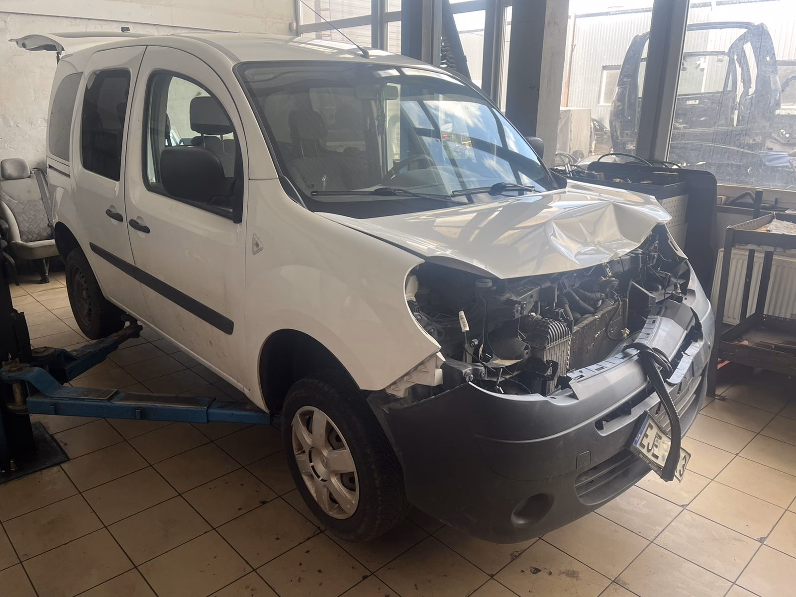 What are the prices of a Kangoo?
