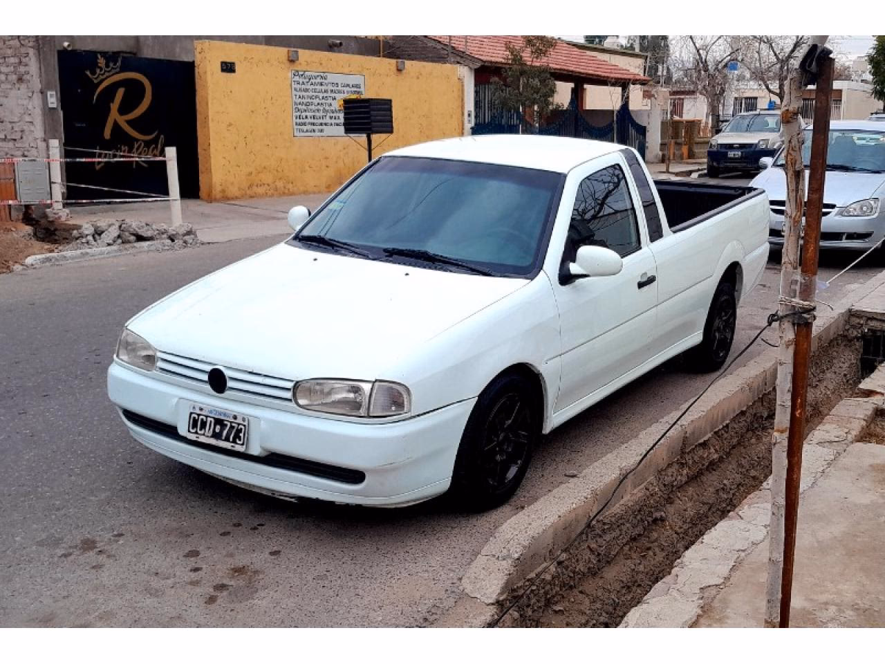 ¿Cuántos kilómetros rinde un litro de gasolina en una Saveiro?