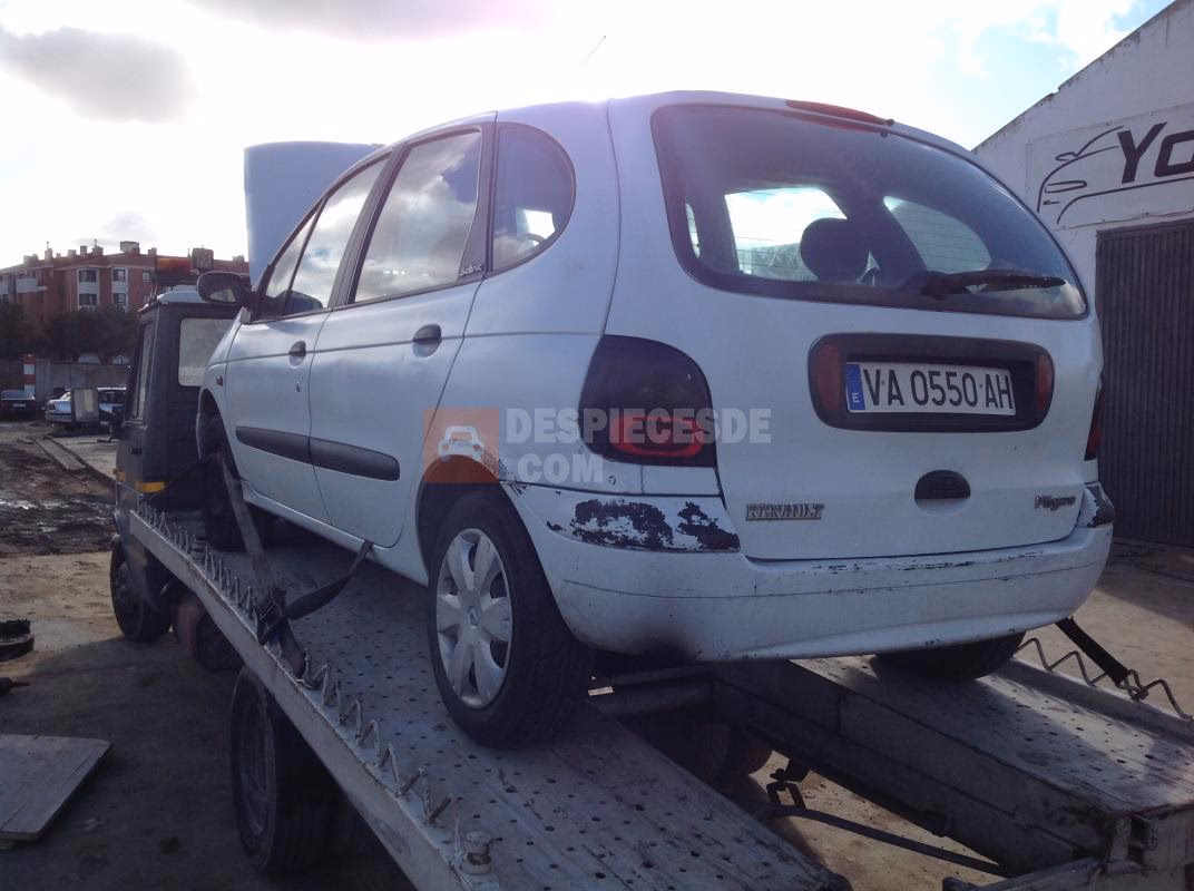 ¿Qué tipo de carro es el Renault Scenic?