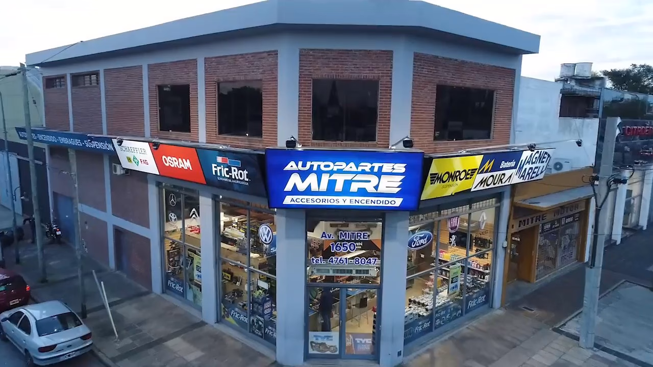 ¿Cuál es lo mejor para limpiar la tapicería del coche?