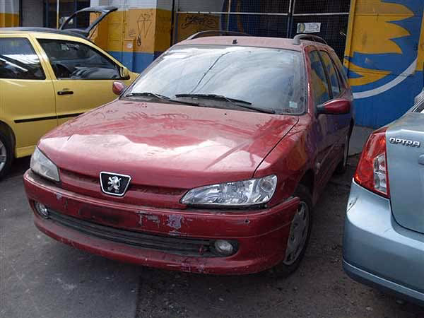 ¿Qué significa stop en el tablero del Peugeot 306?