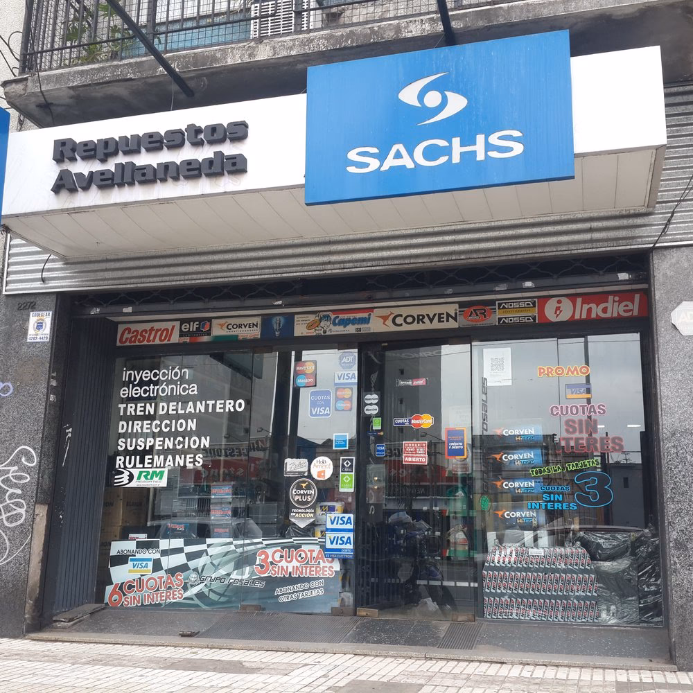 ¿Quién fabrica piezas para Saab?