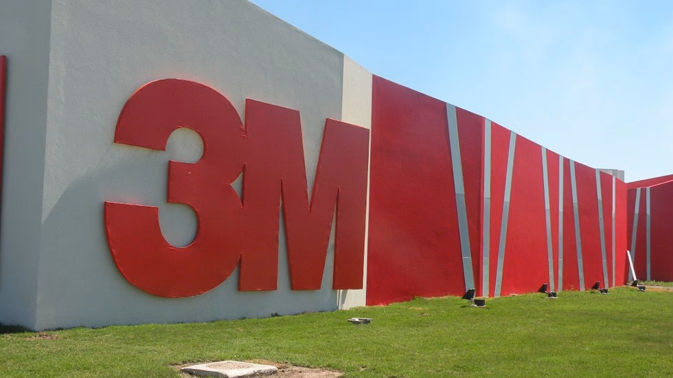 Does 3M rubbing compound remove scratches?