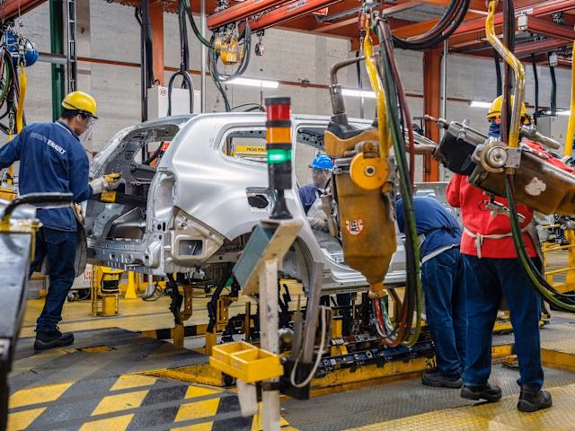 ¿Qué es el impuesto sobre automóviles nuevos?