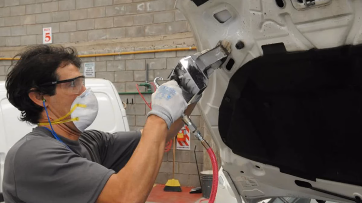 ¿Cuánto se tarda el grabado de autopartes?