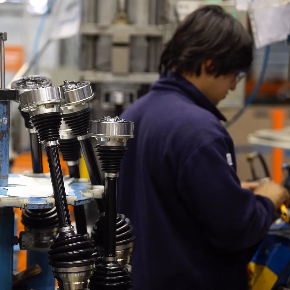 ¿Cuántos autos vende una automotora en Uruguay?