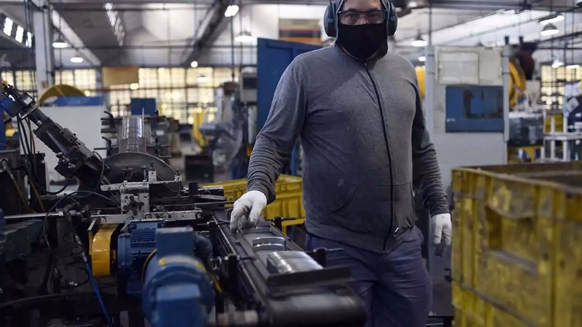 What does the Federal-Mogul make?