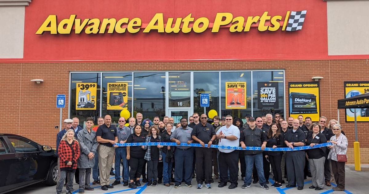 Who is bigger, O'Reilly's or AutoZone?