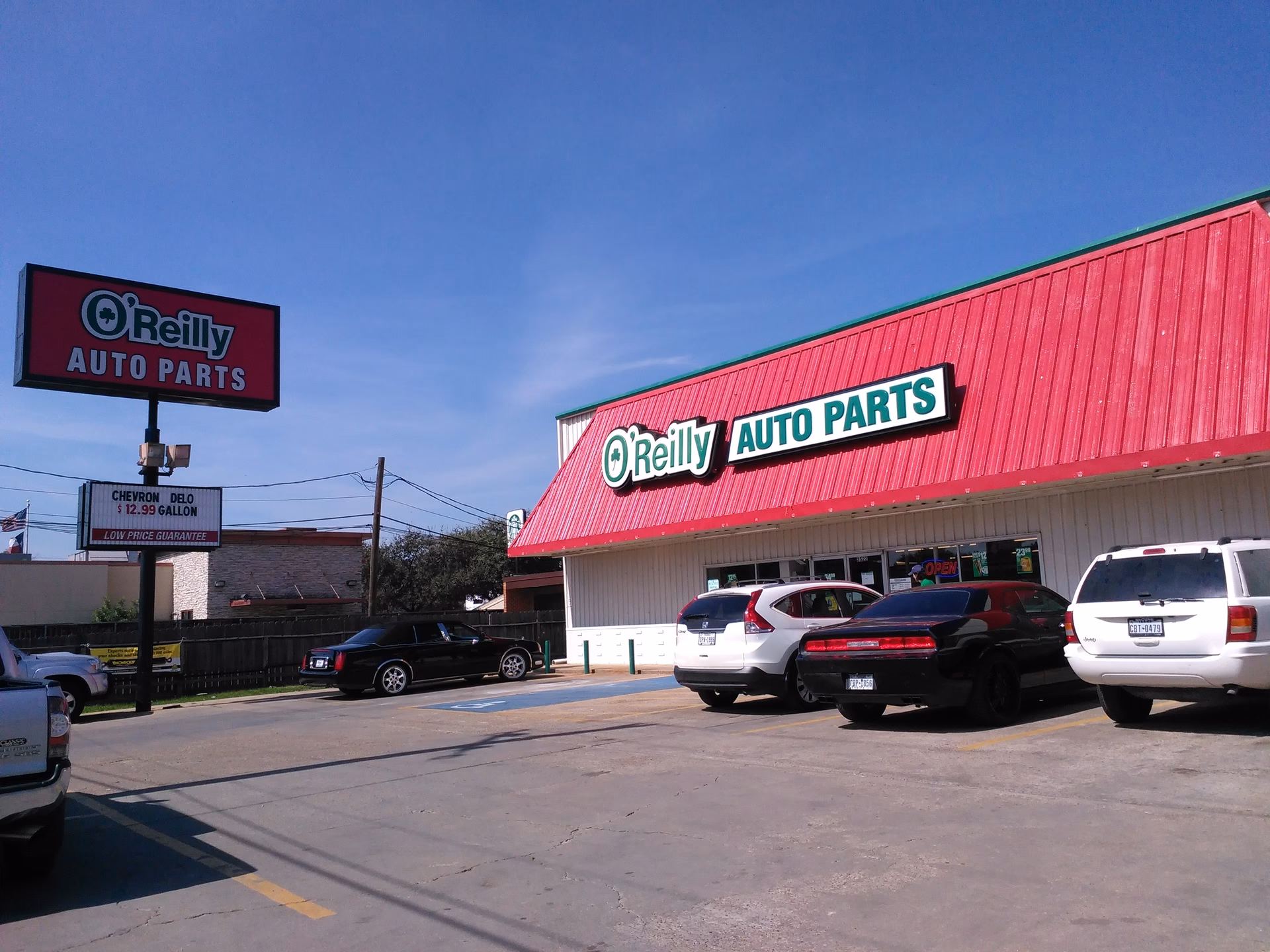 Does Walmart have auto parts in store?